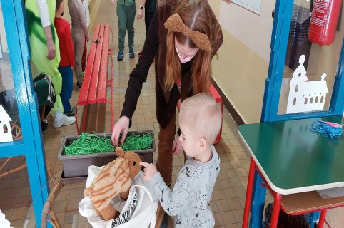 Šli jsme s dětmi ze speciální školy ke krmelci