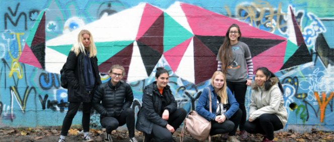Studentky se tvorbou graffiti připojily k Movemberu