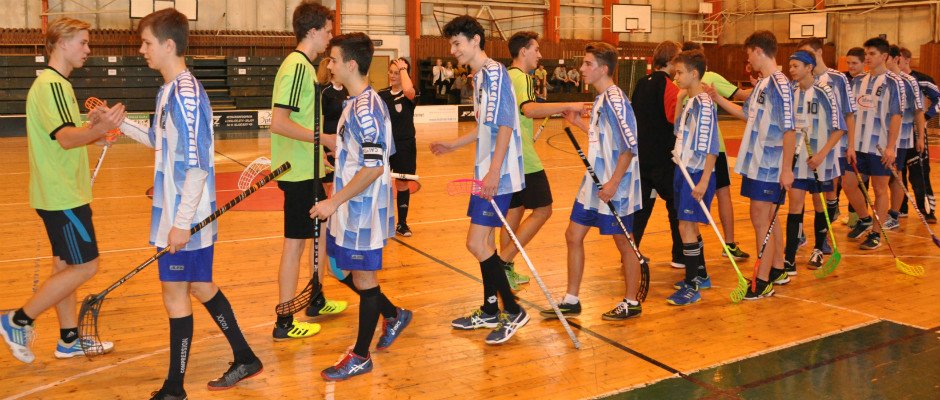 Rozpačitý vstup do středoškolské florbalové soutěže