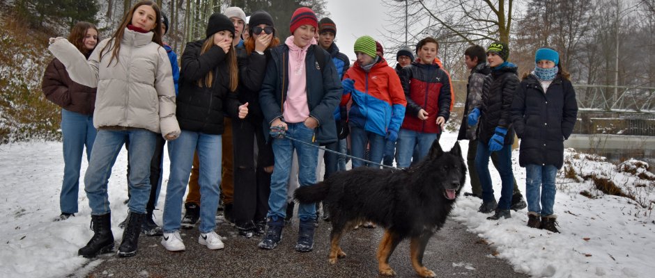Předvánoční návštěva 3.X v psím útulku